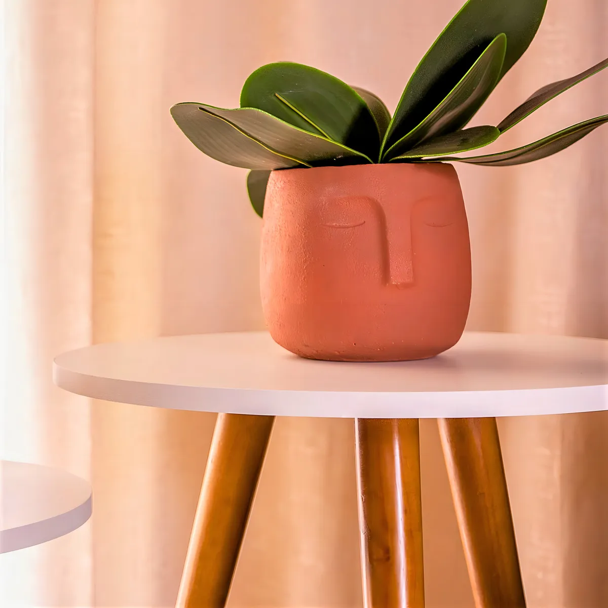 Mesa Lateral Redonda Pequena Decorativa Macramiss Mesinha De Centro Canto Apoio Retro Cabeceira Mudo Tripé Pés Palito Madeira Maciça Mdf Porta Objetos Decoração P/ Sala Quarto Infantil Sofa Cama Casa - Imagem 6